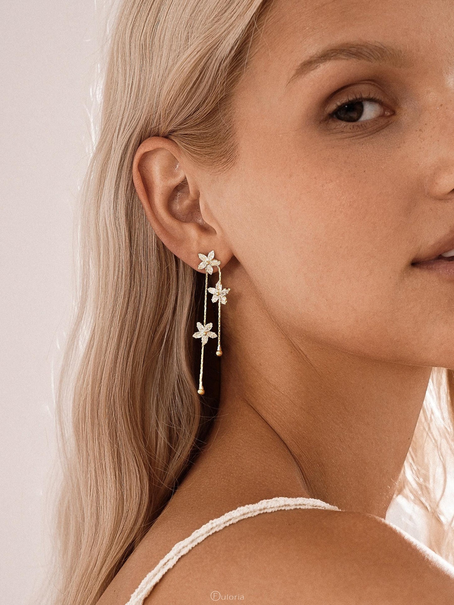 Flower Diamond Drop Earrings, Minimalist Dangle Diamond Earrings, Wedding Earrings, Gold Crystal Earrings, Christmas Gifts, Bridesmaid Gifts