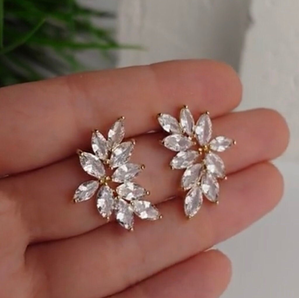 Crystal Stud Earrings Wedding Earrings Silver Crystal Earrings CZ Stud Earrings Rose gold bridal earrings Crystal Bridesmaids Earrings