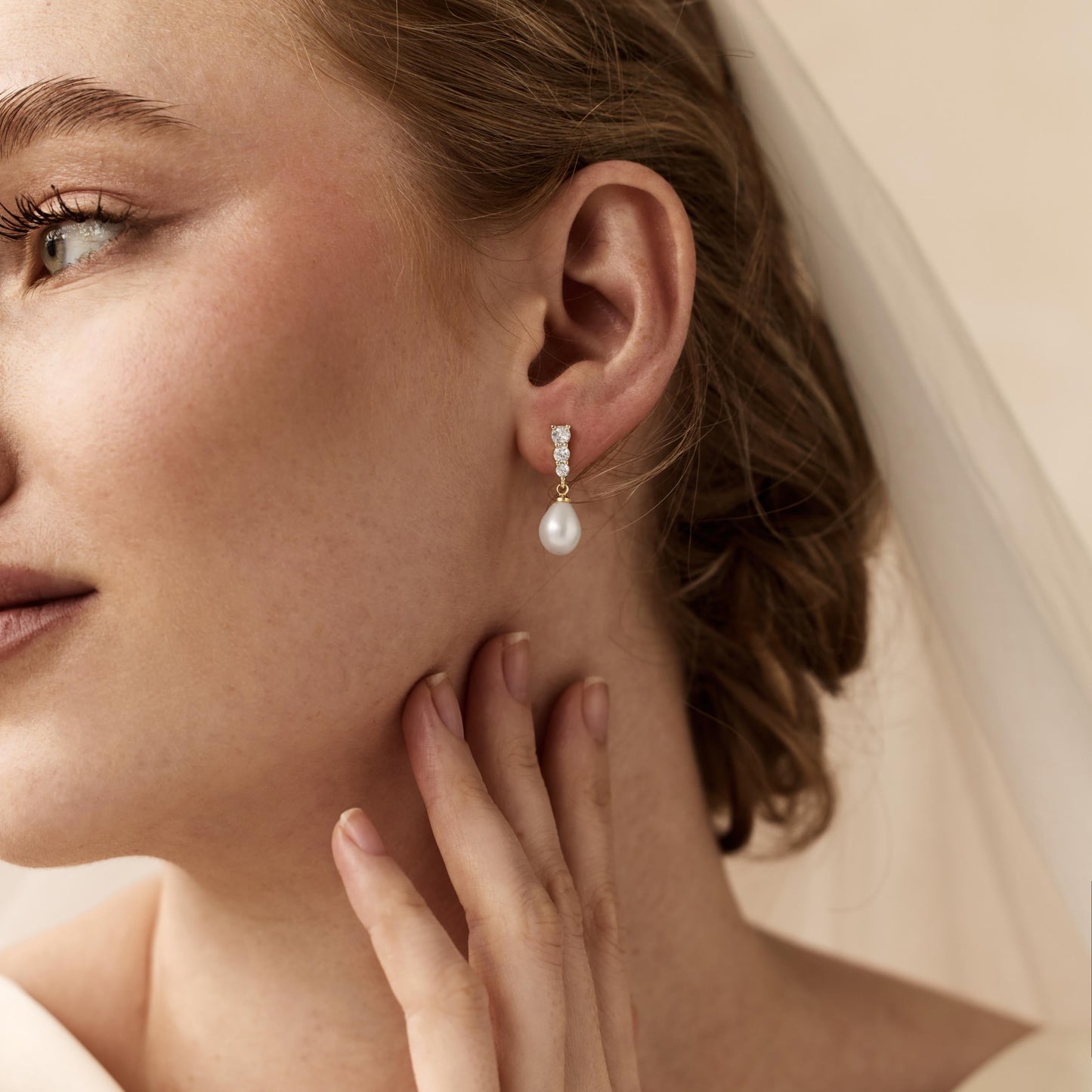 Gold Pearl Drop Earrings, Bridal Teardrop Earrings, Dainty Wedding Jewelry, Elegant Pearl Dangles, Bridesmaid Gift, Minimalist Earrings