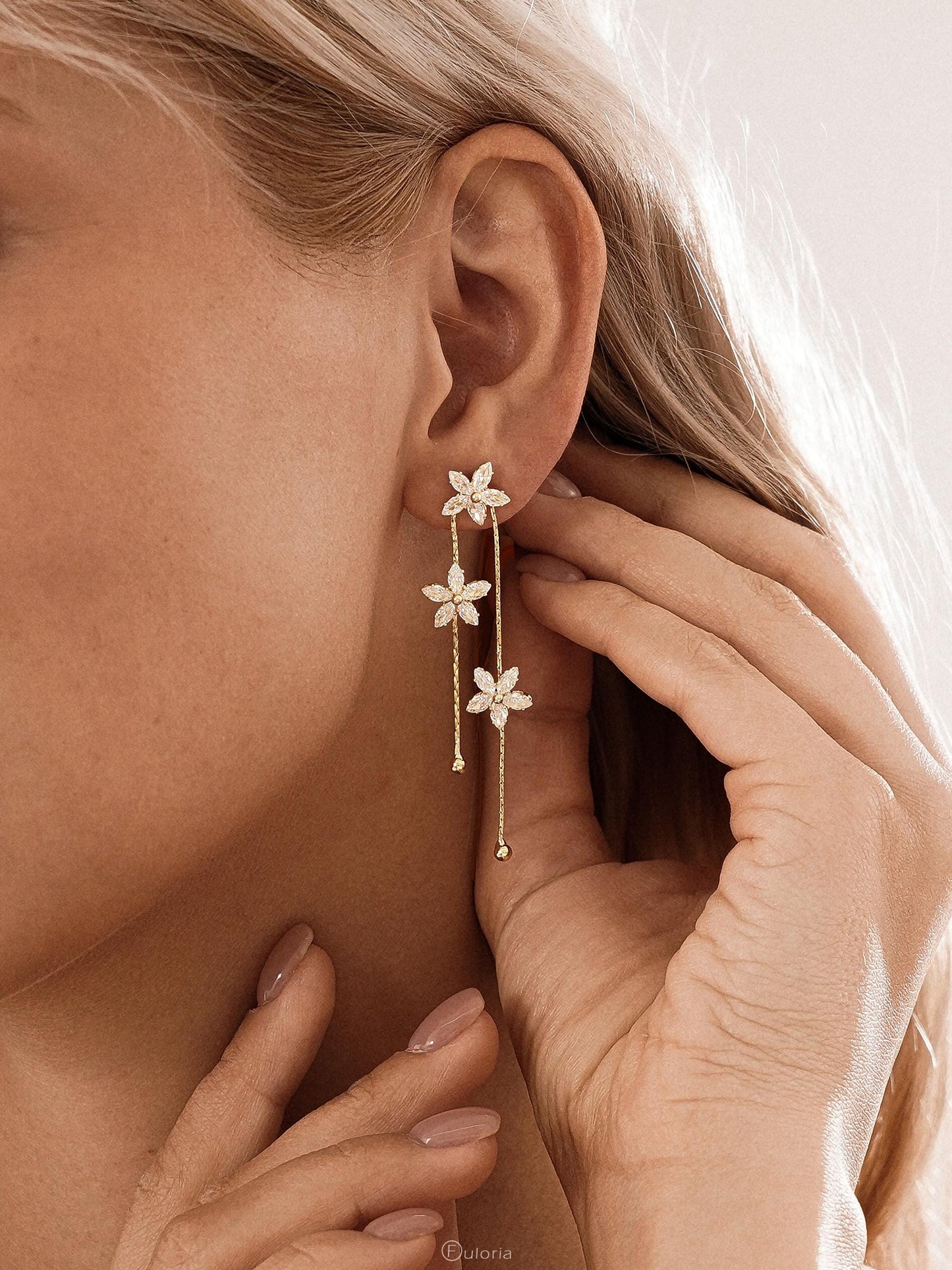 Flower Diamond Drop Earrings, Minimalist Dangle Diamond Earrings, Wedding Earrings, Gold Crystal Earrings, Christmas Gifts, Bridesmaid Gifts